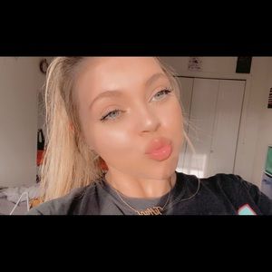 Meet your Posher, Tiffani